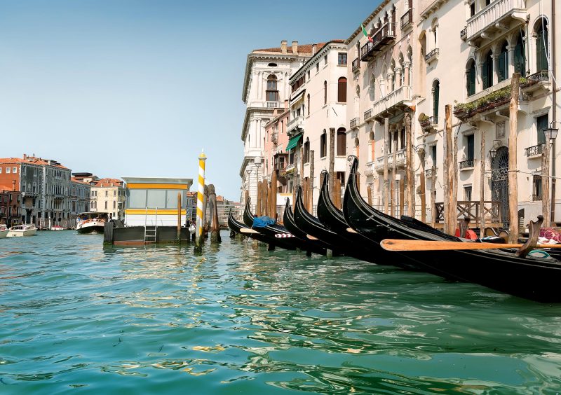 barcas-travel-tour-package-venice-gondolas